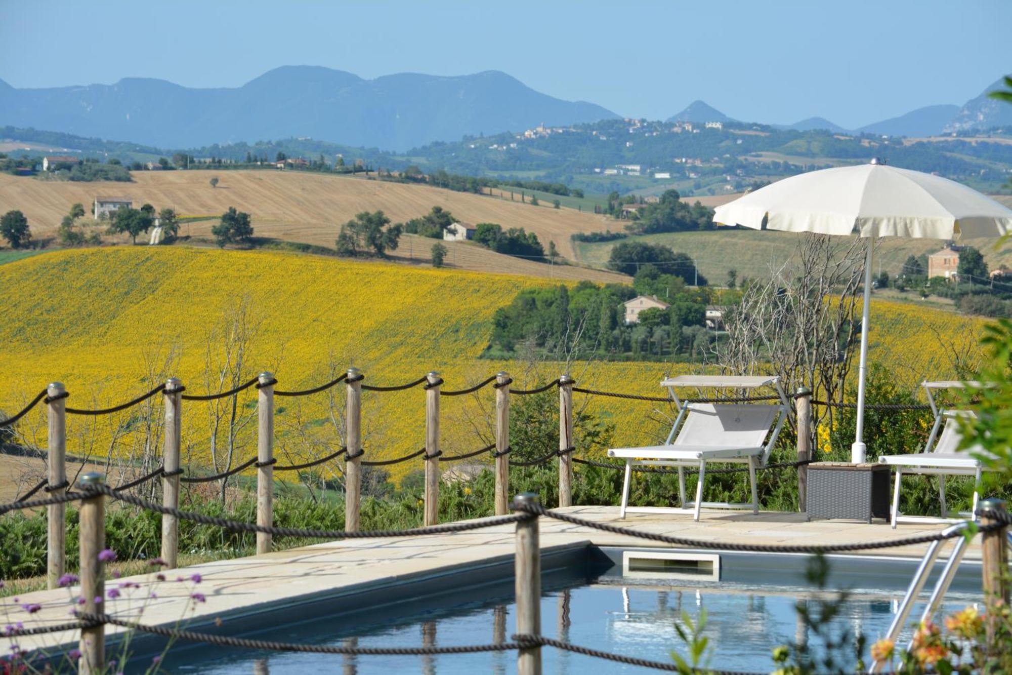 Vila Casale Dei Cinque Colli Ostra Exteriér fotografie